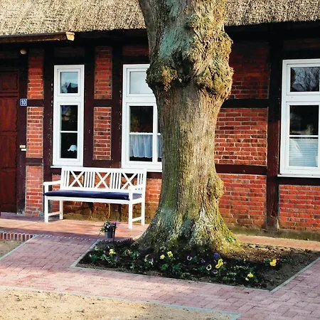 Hébergement de vacances 3 Bedroom Awesome In Lutterbek