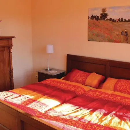 Prázdninový dům 3 Bedroom Awesome In *