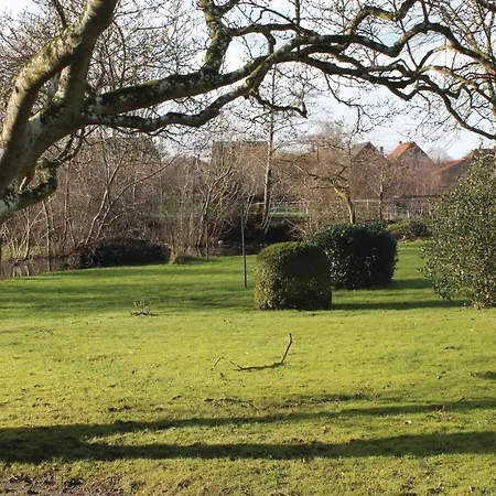 3 Bedroom Awesome In *