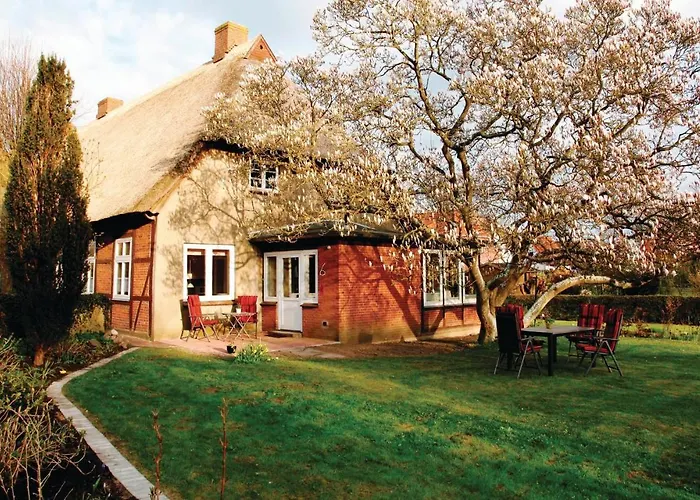 3 Bedroom Awesome In Hébergement de vacances *