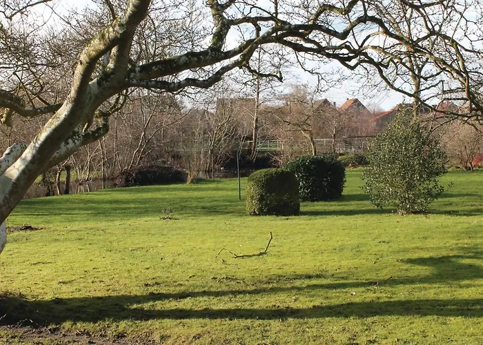 3 Bedroom Awesome In *